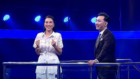 MC Hoàng Oanh quyết tâm hốt giải tại 'Đấu trường siêu việt' để mua bỉm sữa cho con