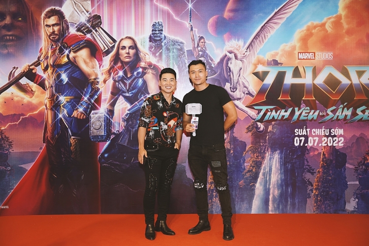 Dàn sao hai miền Nam Bắc hào hứng trong buổi ra mắt phim 'Thor: Love and thunder'