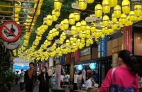 Hội Minions 'phủ vàng' đường sách tại Việt Nam, ăn mừng loạt thành tích doanh thu cực khủng