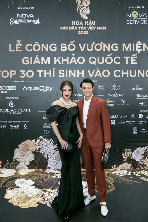 Hoa hậu quốc tế Lindsey Coffey và Destiny Evelyn Wagner sẽ ngồi ghế giám khảo đêm chung kết cuộc thi 'Hoa hậu các dân tộc Việt Nam 2022'