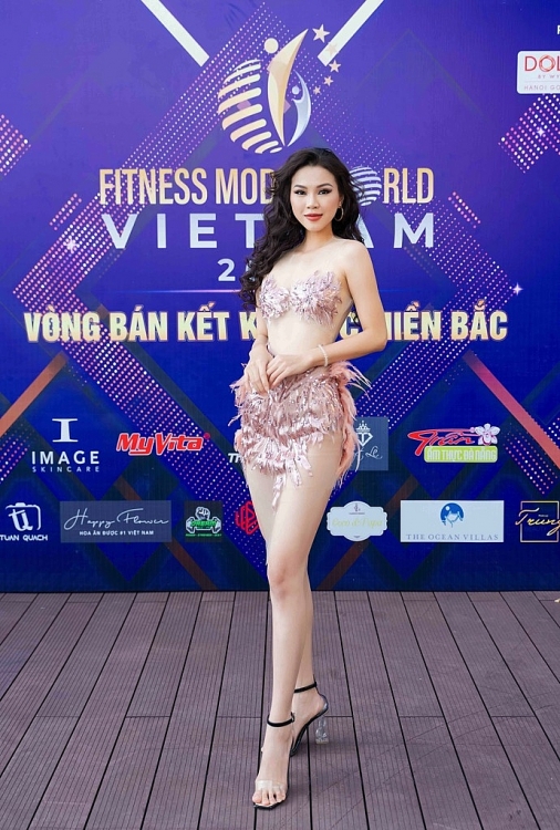 Hoa hậu Yến Trang diện đầm của NTK Tuyết Lê 'chặt đẹp' thí sinh 'Fitness Model World Vietnam 2022'