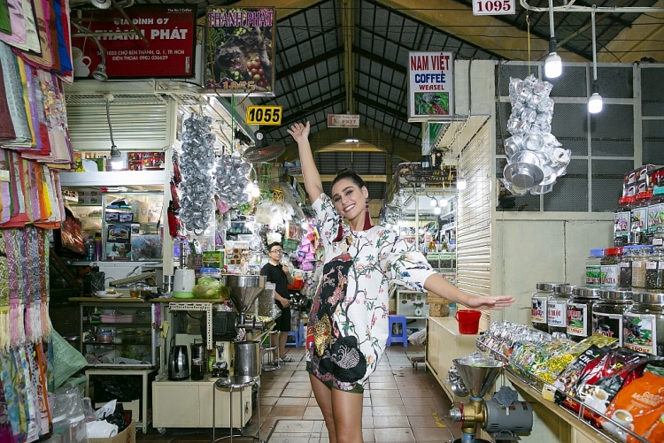 'Hoa hậu trái đất 2020' Lindsey Coffey say đắm với Sài Gòn