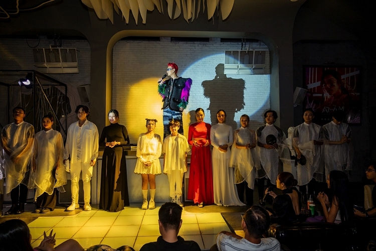 Adam Lâm ra mắt album 'ADAM52' đa dạng màu sắc