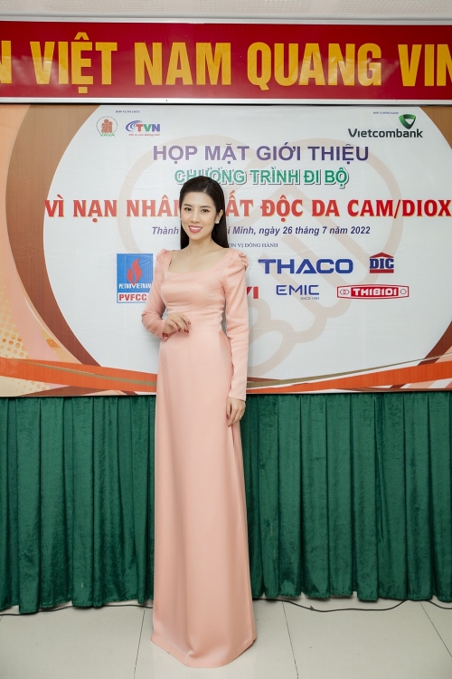 Hoa hậu Dương Yến Nhung làm Đại sứ hoạt động đi bộ vì nạn nhân chất độc da cam