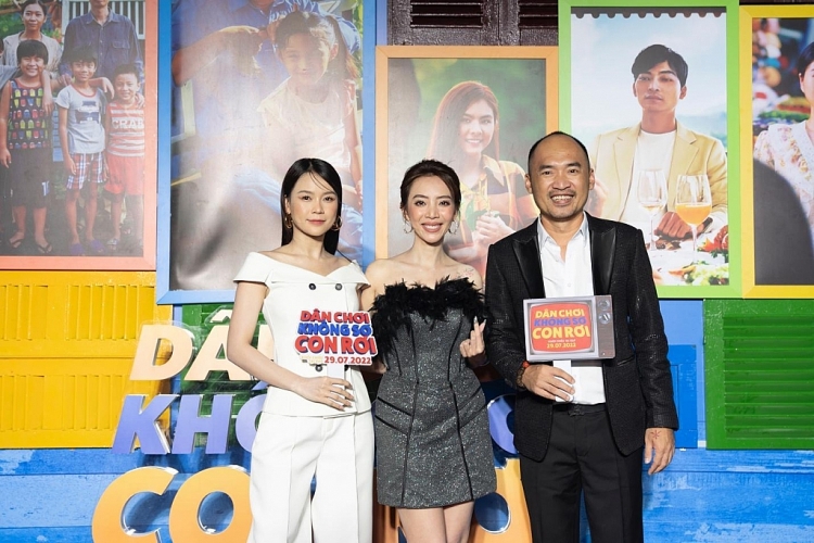 Sao Việt đến chúc mừng phim 'Dân chơi không sợ con rơi' ra rạp