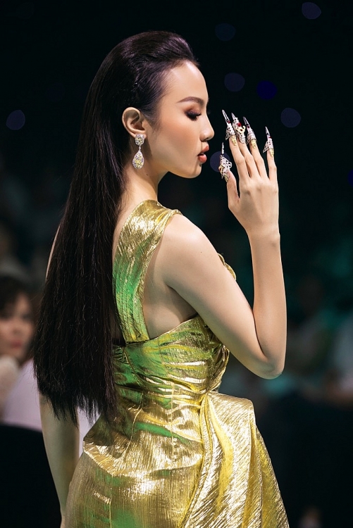 Top 3 'Hoa hậu hoàn vũ Việt Nam 2022' lần đầu catwalk trong show của Nail Artist Pang Mỹ Nguyên