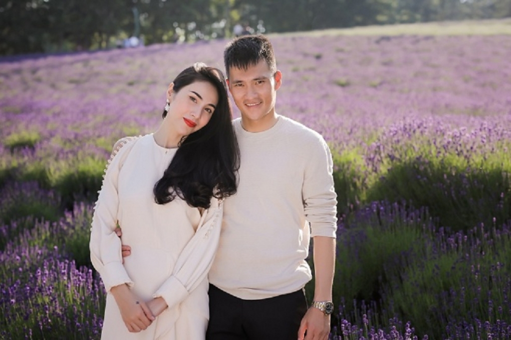 cap doi vang thuy tien cong vinh ham nong tinh yeu o xu mat troi moc