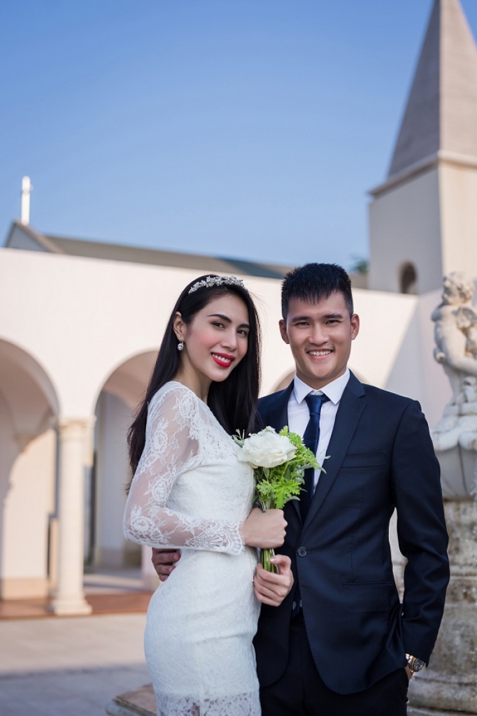 cap doi vang thuy tien cong vinh ham nong tinh yeu o xu mat troi moc