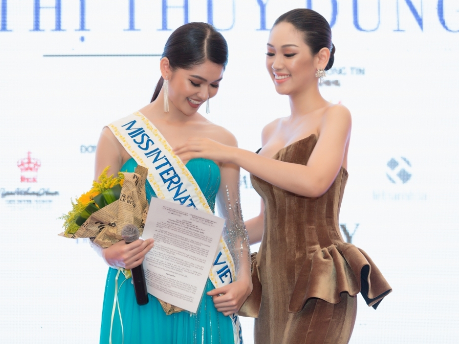 Á hậu Thuỳ Dung chính thức dự thi 'Hoa hậu Quốc tế Miss International 2017'