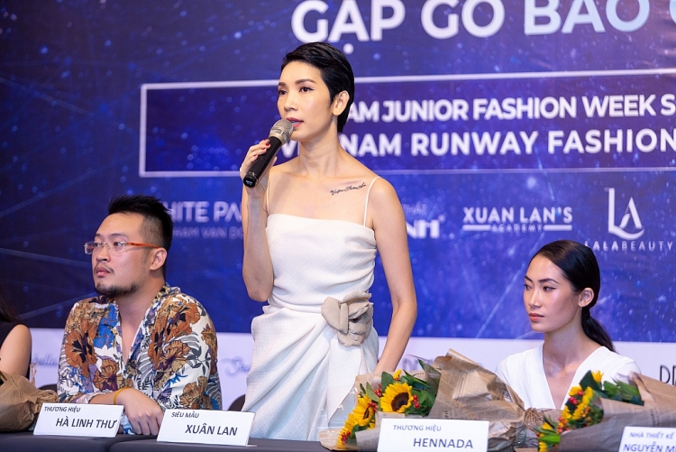 tuan le thoi trang cho nguoi mau chuyen nghiep vietnam runway fashion week mua dau tien chinh thuc bat dau
