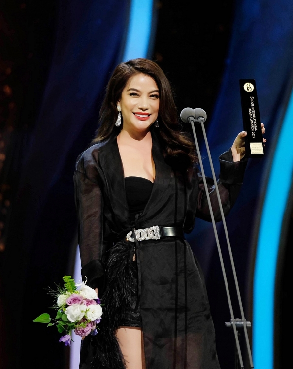 truong ngoc anh duoc vinh danh ngoi sao chau a tai seoul international drama awards 2019