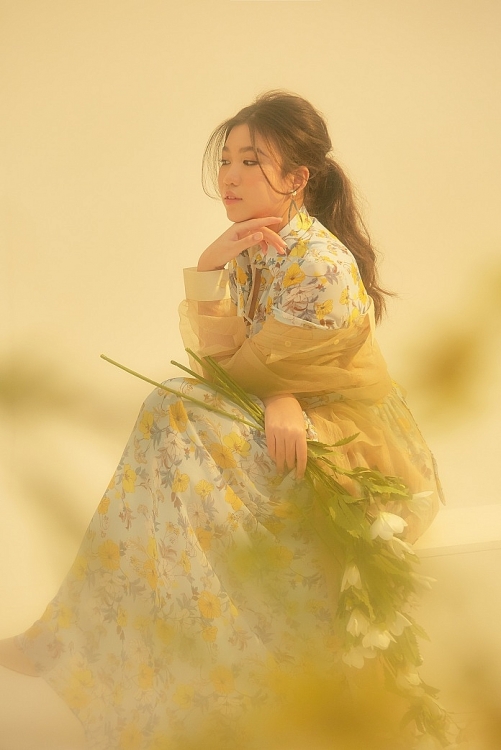 hoa ha u hoa n vu nhi ngoc lan vy duoc moi lam giam khao toa sang cung sao nhi