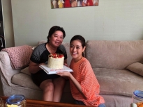 Hoa hậu Khánh Vân tự tay làm bánh sinh nhật tặng mẹ
