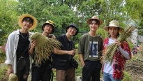 Không cần cat-sê, Uni5 bất chấp xuống Tiền Giang 'hát hội chợ' cùng Hứa Minh Đạt và Lâm Vỹ Dạ