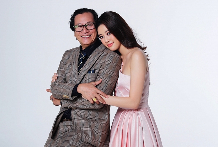 hoa hau khanh van tiet lo ve gia dinh