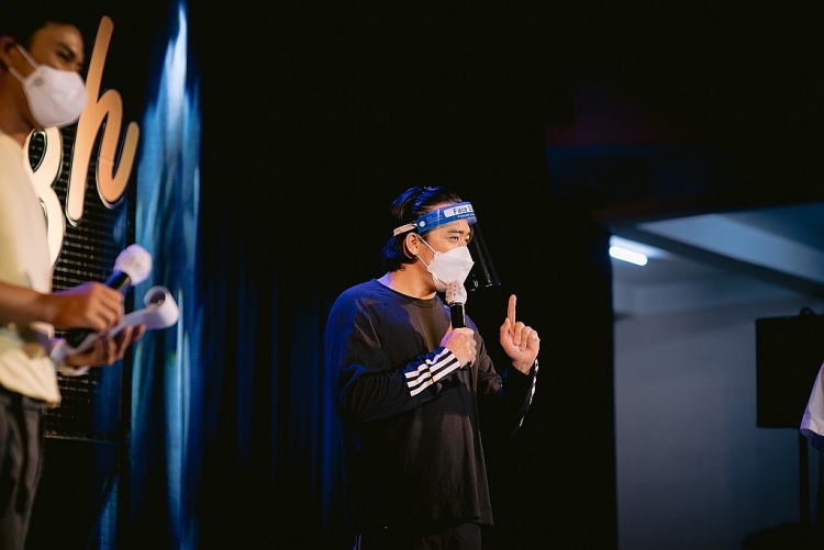 ‘Thành phố 18h’ số 2: H’Hen Niê lần đầu làm MC, kể chuyện về những ngày làm tình nguyện viên