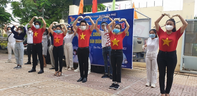 Ảo thuật gia Minh Triết tham gia lực lượng tình nguyện chống dịch