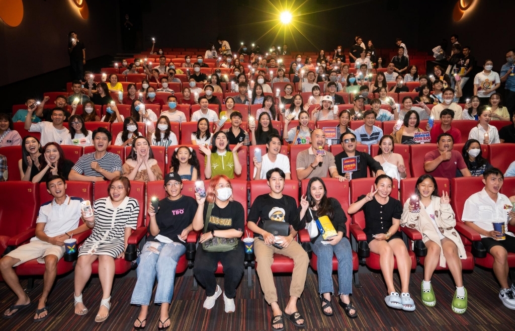 Thu Trang, Tiến Luật bất ngờ 'đánh úp' khán giả xem phim 'Dân chơi không sợ con rơi'
