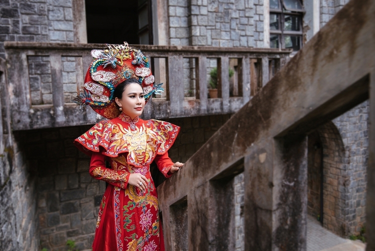 Trở về từ Huế, Hoa hậu Lý Kim Ngân 'chơi lớn' mang ekip khủng lên Đà Lạt
