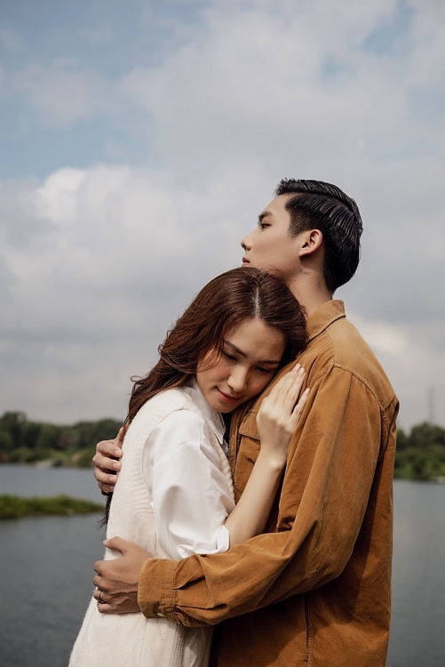 Hòa Minzy ra mắt sản phẩm âm nhạc như trải lòng những gì đã qua đầy da diết