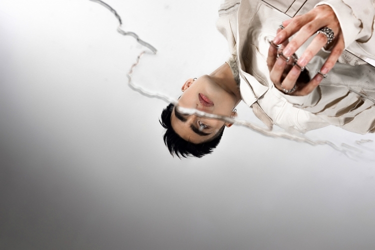 Mono khai nổ MV đầu tay đầy ấn tượng, mang đậm dấu ấn cá nhân trong sự nghiệp nghệ thuật