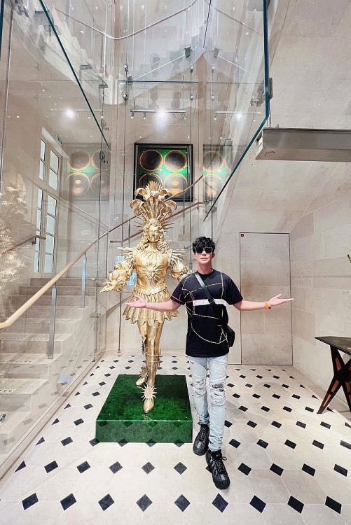 Nathan Lee tái ngộ diva số 1 nước Pháp tại Paris