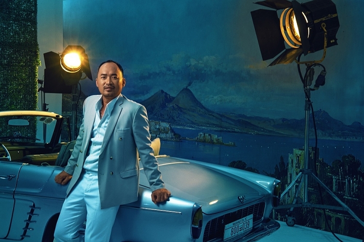 Mừng phim mới đứng đầu phòng vé, Tiến Luật tung ảnh là 'dân chơi' đúng nghĩa