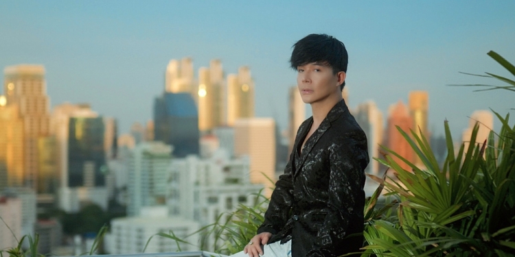Nathan Lee cover 'Ai chung tình được mãi' đầy ấn tượng, mở đầu series hát vòng quanh thế giới