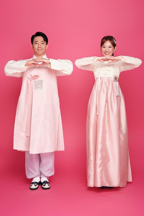 Trấn Thành cùng Hari Won mặc Hanbok mừng Trung thu