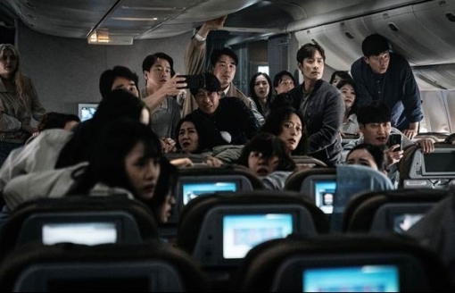 'Hạ cánh khẩn cấp' chinh phục khán giả Việt, lập kỷ lục cho điện ảnh Hàn Quốc tại Việt Nam