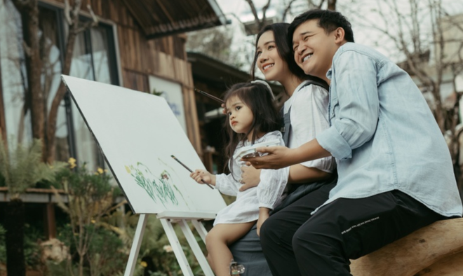 'Chát với mẹ bỉm sữa': Vợ đạo diễn 'trăm tỷ' Võ Thanh Hòa lần đầu tiết lộ hành trình mang thai đầy khó khăn