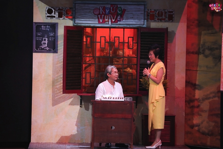 Uyên Linh hát lại bản hit đình đám 13 năm trước trên sân khấu 'Ký ức vui vẻ'