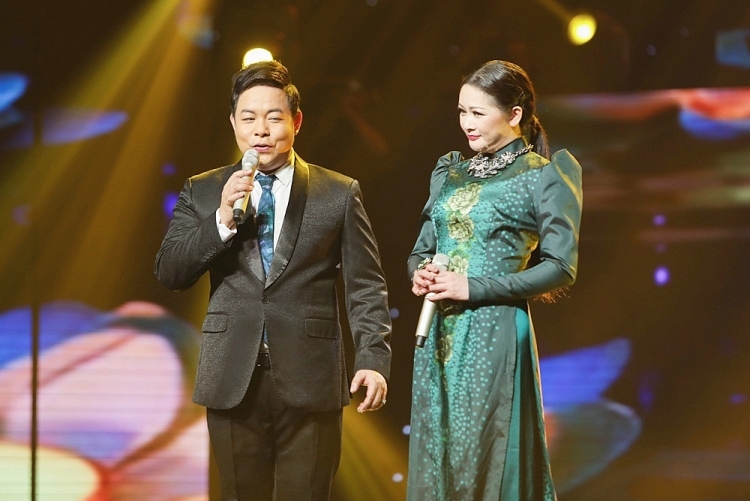 Quang Lê thừa nhận từng hát đám cưới, nhận nửa tỷ đồng của đại gia Hà Tĩnh