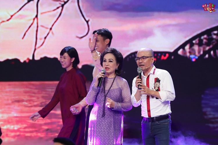 NSƯT Hồng Vân ngâm thơ bằng giọng Huế làm thổn thức trái tim khán giả 'Ký ức vui vẻ'