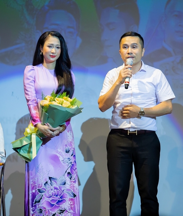 Nhạc sĩ Phan Huy Hà hợp tác cùng ca sĩ Lê Thu Hiền trong album nhạc viết về xứ Nghệ
