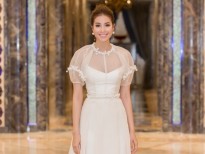 Hoa hậu Phạm Hương xinh như công chúa khi dự sự hiện