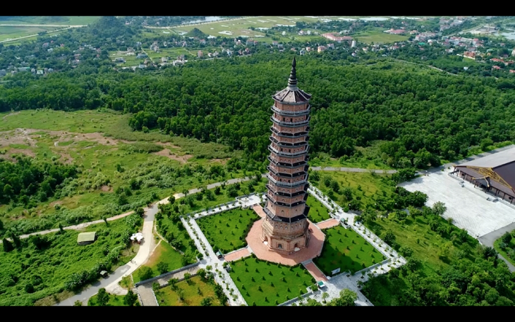 quang vinh kham pha ha long tren can