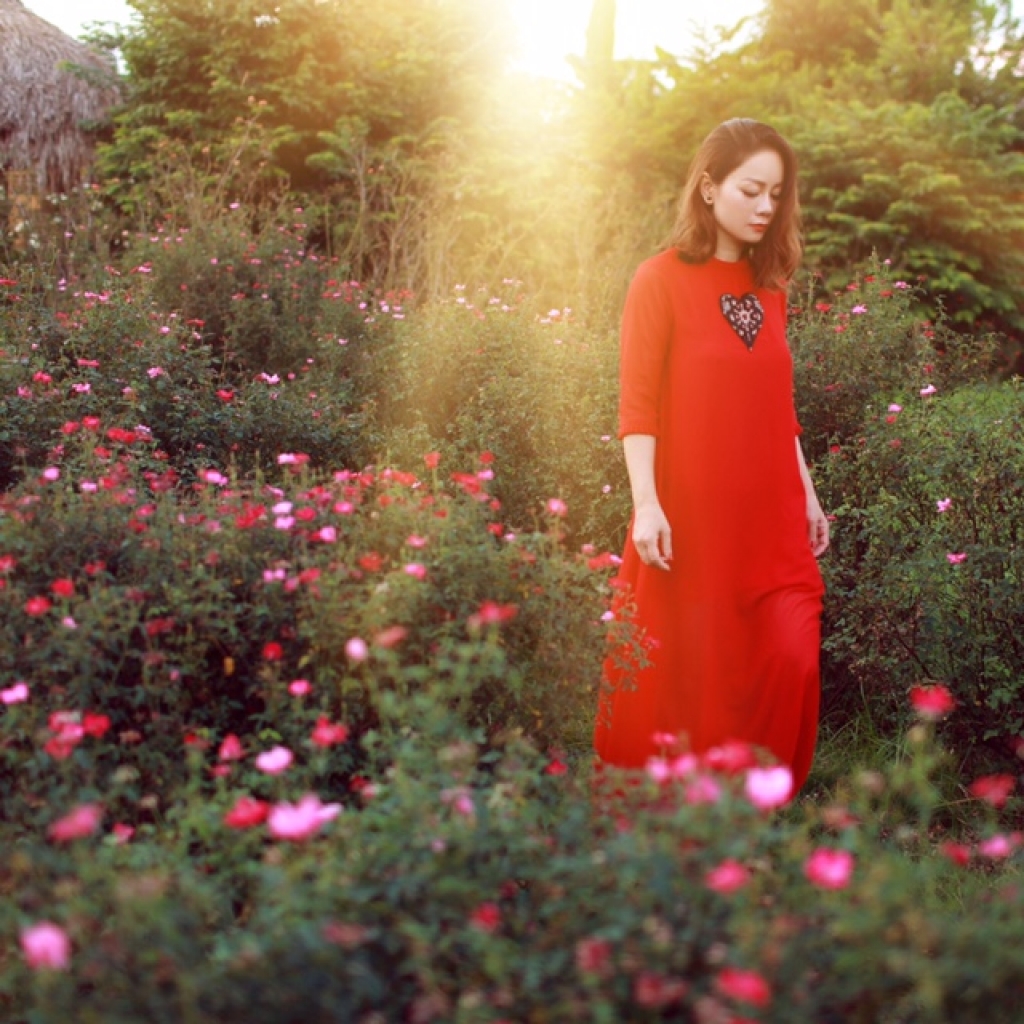 ntk tammy lam nguoi mau cho chinh bst moi cua minh