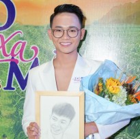 Nguyễn Anh Tú 'Cười xuyên Việt' gây xúc động với vai diễn đồng tính