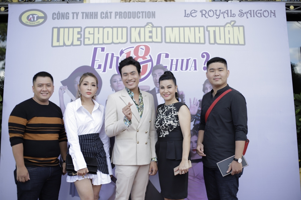 Hotboy 'Em chưa 18' Kiều Minh Tuấn làm liveshow 'Em 18 chưa?' hotboy em chua 18 kieu minh tuan lam liveshow em 18 chua