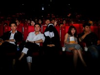 Dàn sao Việt cùng fan la hét khi xem phim bom tấn kinh dị 'Ác quỷ ma sơ'