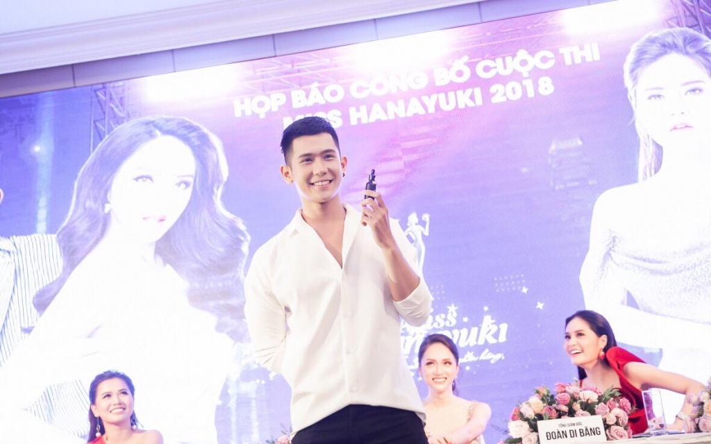 lo dien dan huan luyen vien hot cua miss hanayuki 2018