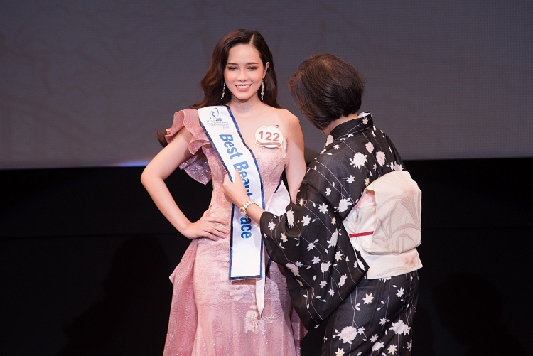 le bao tuyen bat ngo dang quang miss tourism asia ambassador 2019