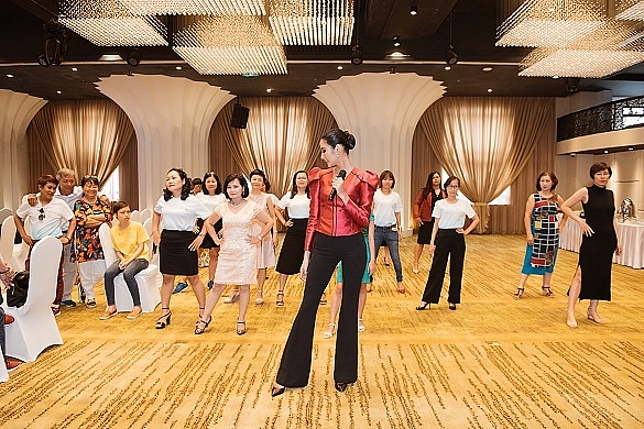 a hau hoang thuy dong hanh cung benh nhan ung thu trong chuong trinh we are enough