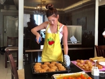 Hoa hậu Khánh Vân lần đầu làm bánh trung thu tặng bạn bè, người thân