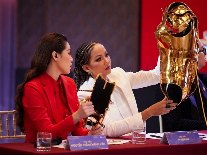 Top 8 cuộc thi 'Tuyển chọn thiết kế trang phục dân tộc cho đại diện Việt Nam tại Miss Universe 2020' bước vào phần thi thuyết trình
