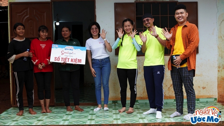 khach moi dau tien cua nguoi ve uoc mo khong dem ve duoc cho gia dinh nhan vat dong nao la ai