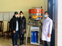 Lý Hải, Minh Hà tặng máy lọc nước ngọt tinh khiết cho bà con đồng bào K’Ho