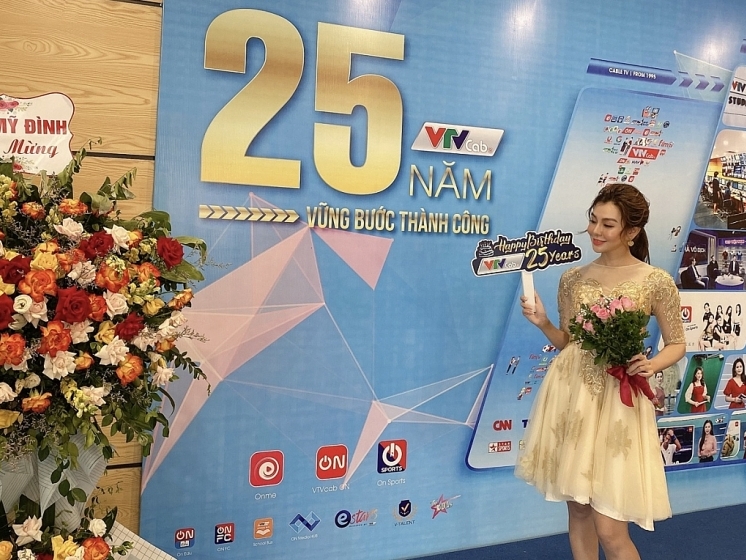 MC Nguyễn Hải Anh đẹp rực rỡ tại lễ kỷ niệm 25 năm VTVcab