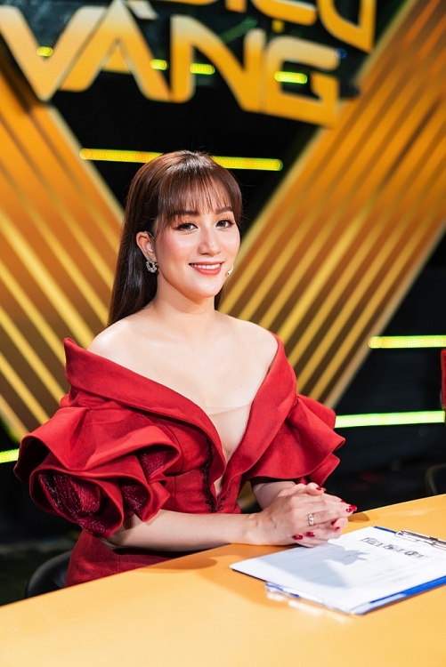 vu dieu vang lo dien dan giam khao sieu hot